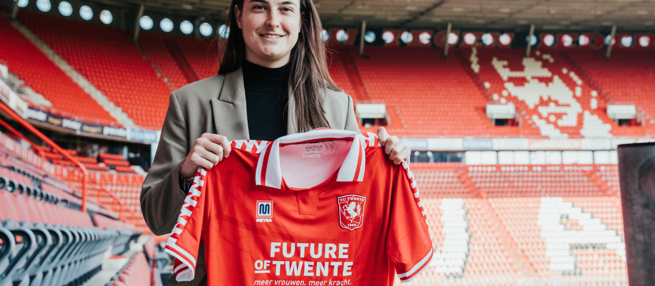 Caitlin Dijkstra blijft bij FC Twente Vrouwen