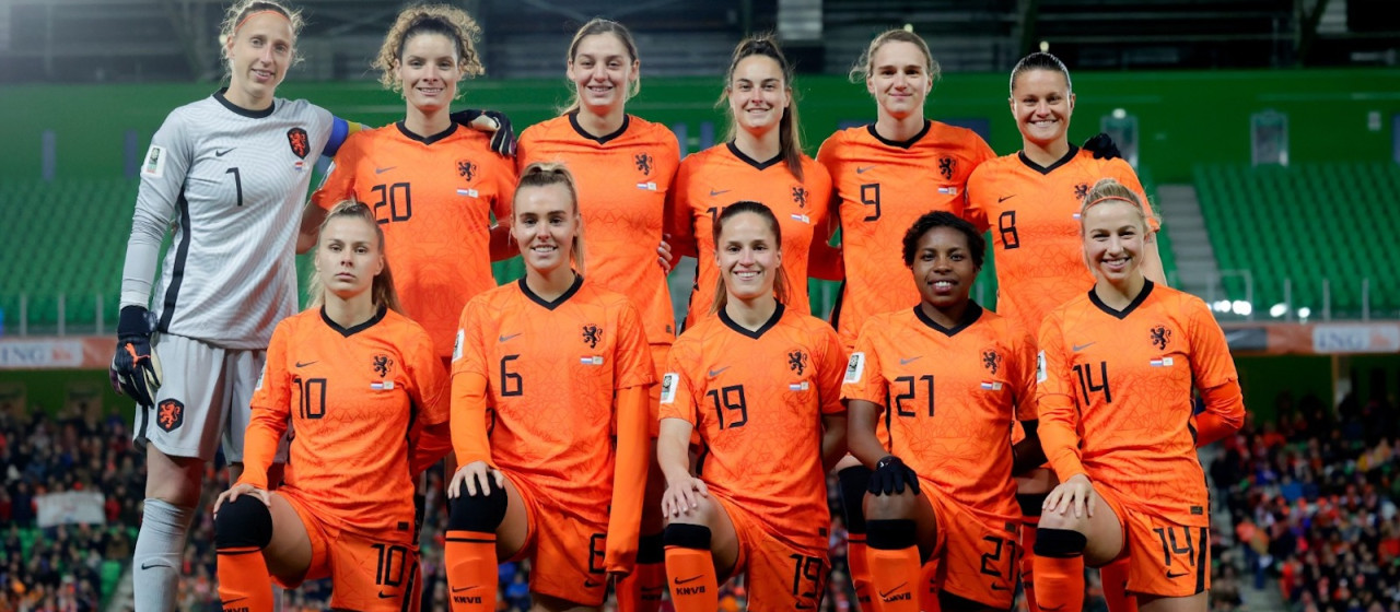 Dijkstra en Olislagers behalen monsterzege met OranjeLeeuwinnen