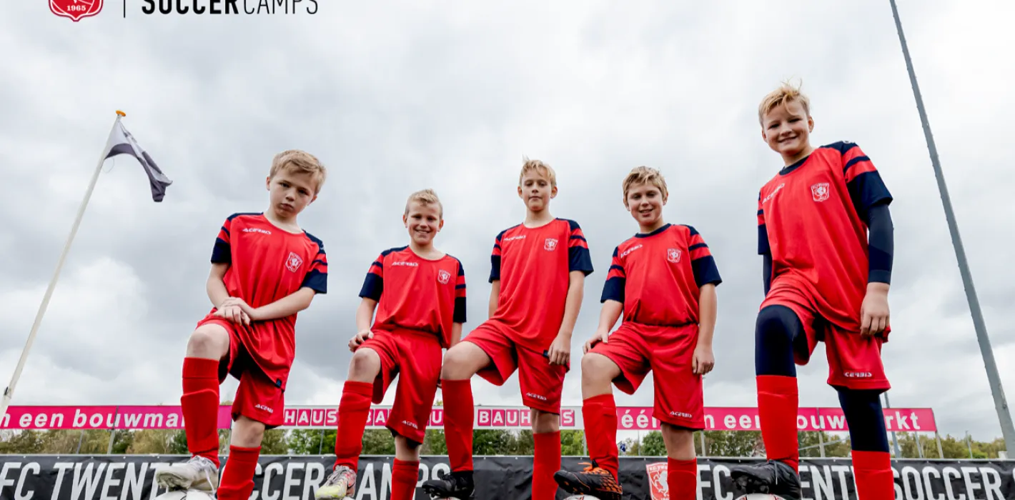 thumbnail FC Twente 2022 foto 02 v2