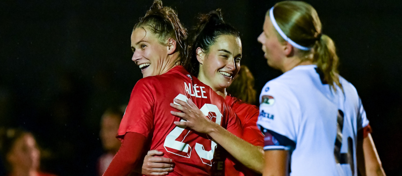 FC Twente Vrouwen begint seizoen met zege in Alkmaar