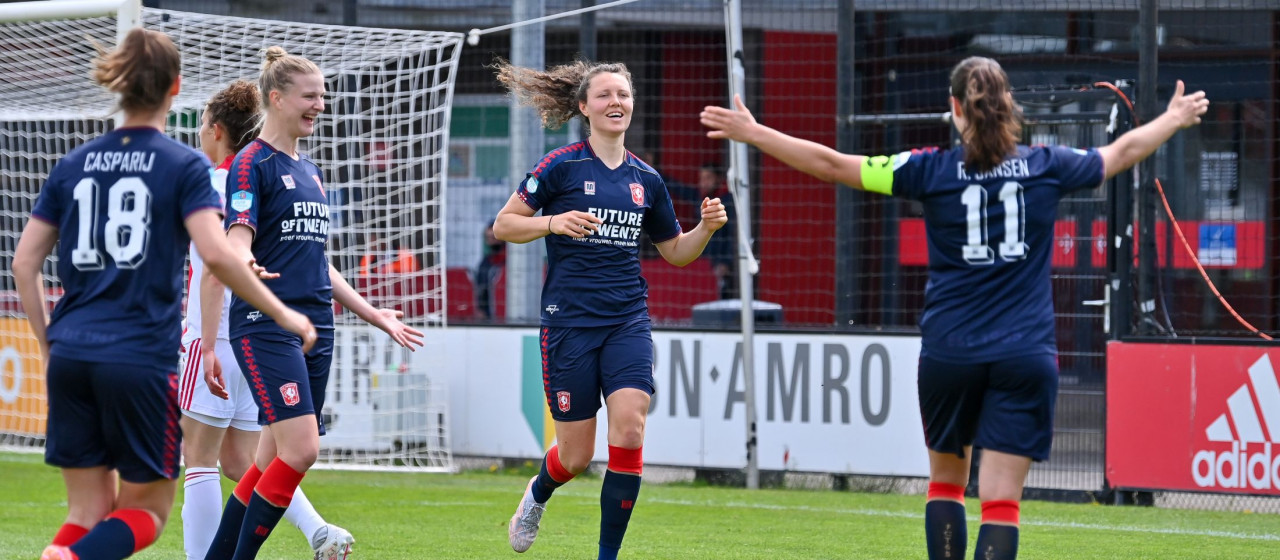 FC Twente Vrouwen wint van Ajax