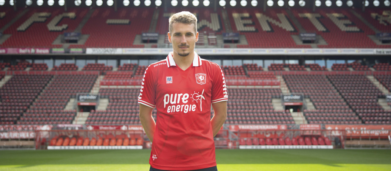 FC Twente huurt Michal Sadilek