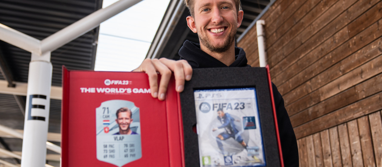 Michel Vlap deelt FIFA 23 uit