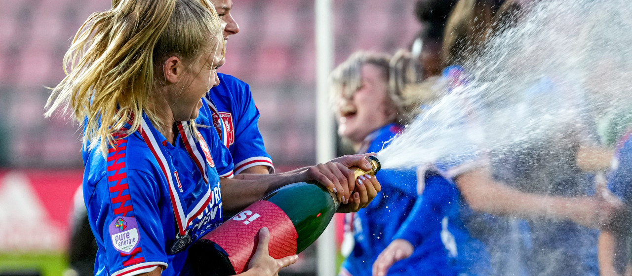 Van Binnenuit - Kampioenschap en overwinning in Amsterdam