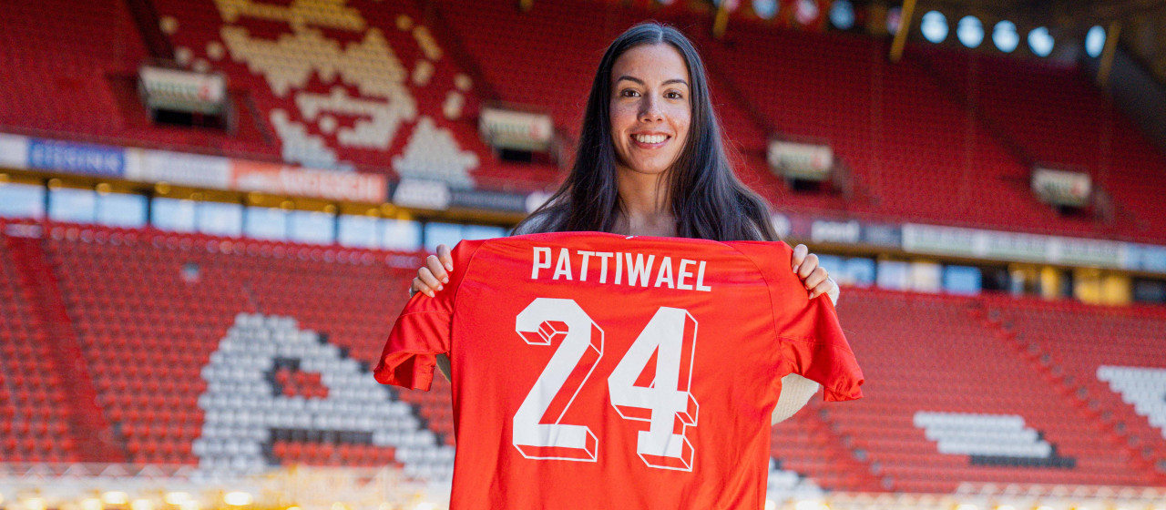 Naomi Pattiwael tekent bij FC Twente Vrouwen