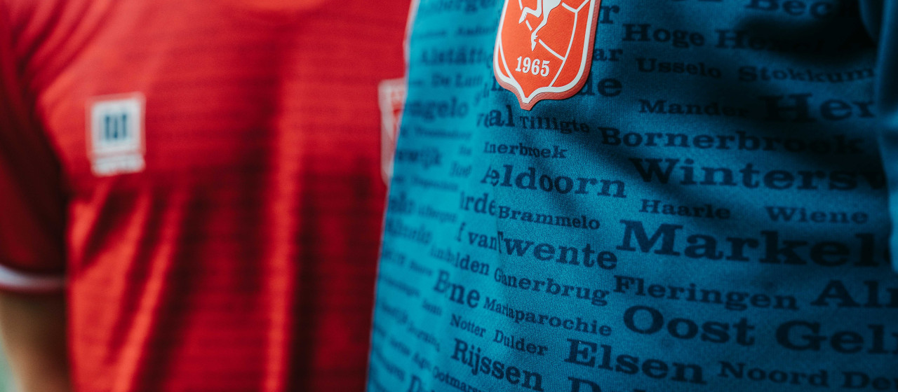 Nieuw warming-up shirt: 'Ode aan de regio'