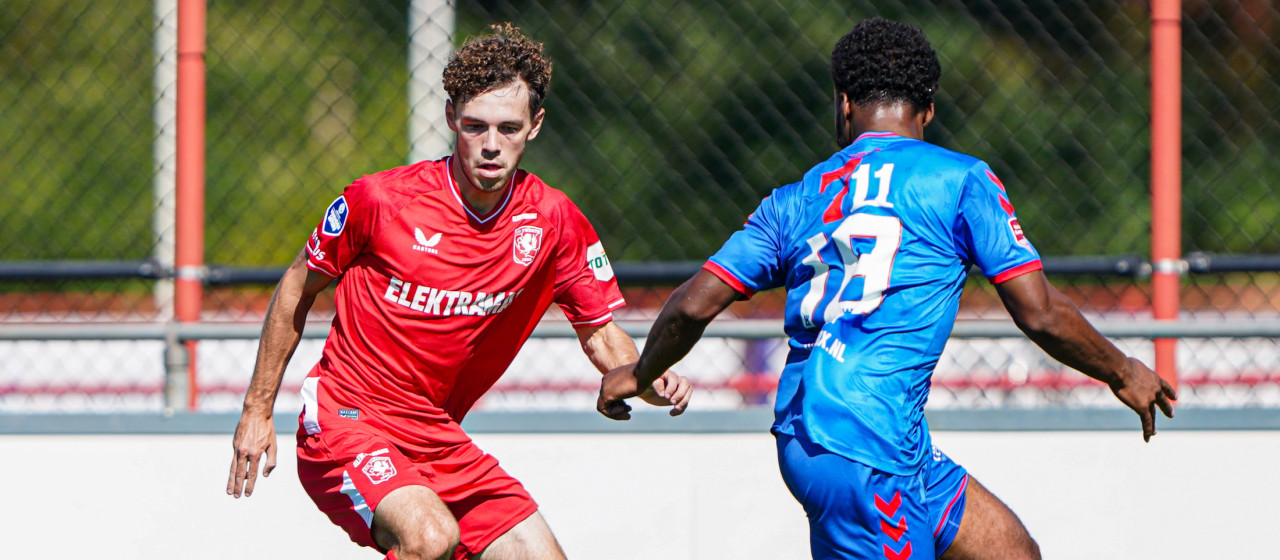 FC Twente speelt oefenduel tegen FC Emmen (0-1) 