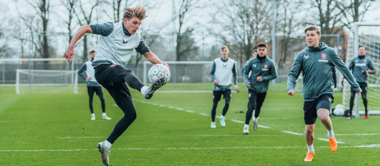 Training in aanloop naar duel met Vitesse