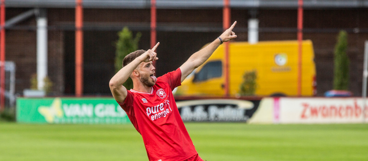 VAN BINNENUIT | Dubbele training voor selectie