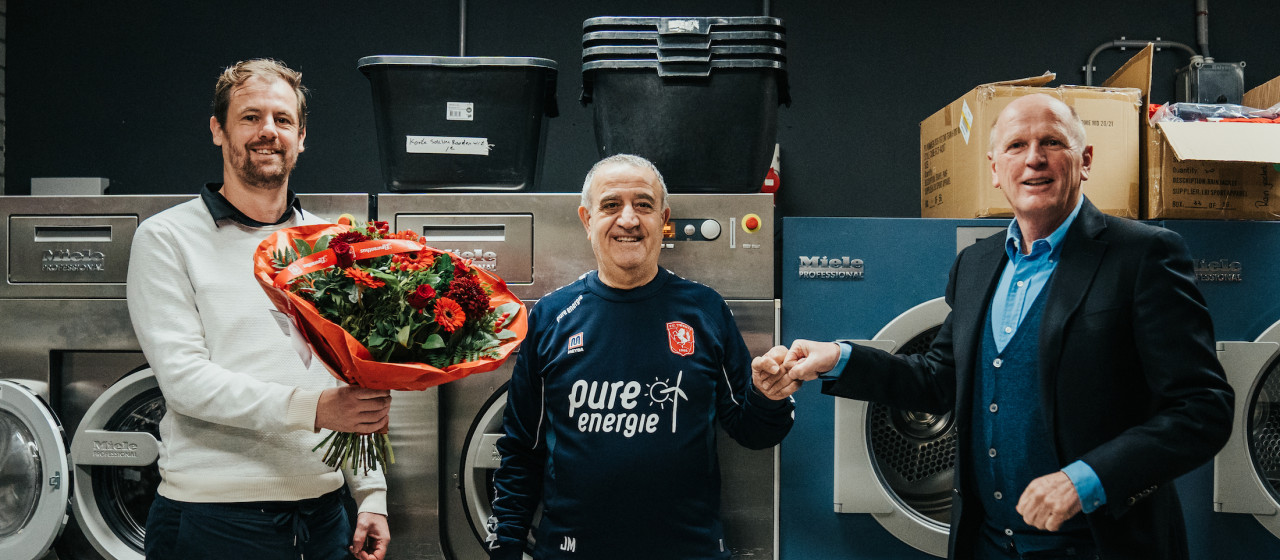 VAN BINNENUIT | Jubileum Jacob Malki bij eerste training 2022